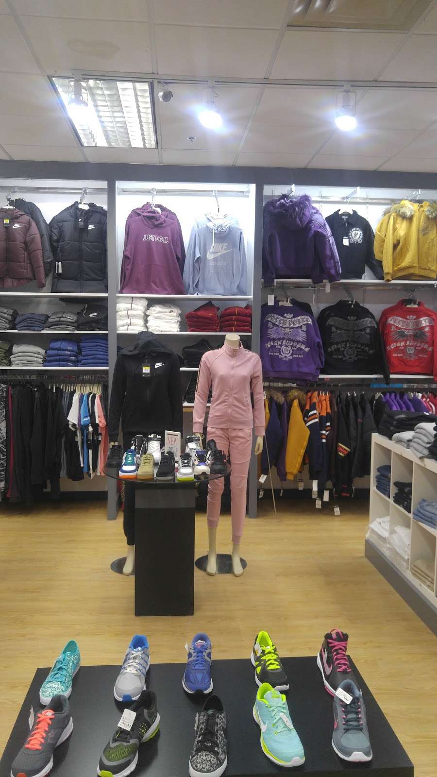 Sports n Fashion | 3252 W 87th St, Chicago, IL 60652, USA | Phone: (773) 776-3187