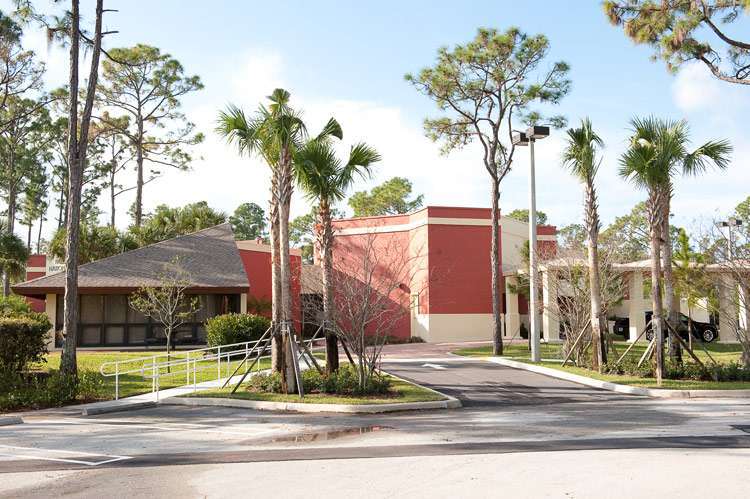 Palm Beach National Chapel | 10055 Heritage Farms Rd, Lake Worth, FL 33449 | Phone: (561) 967-1200