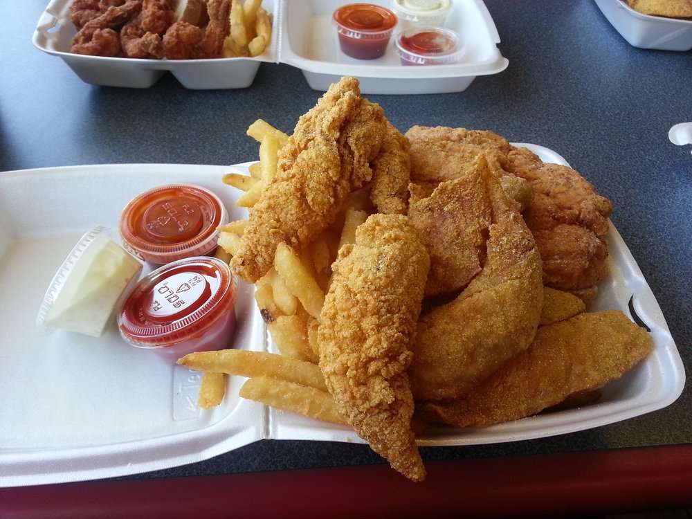 J J FISH & CHICKEN OF WAUKEGAN | 1332 N Lewis Ave, Waukegan, IL 60085, USA | Phone: (847) 360-1212