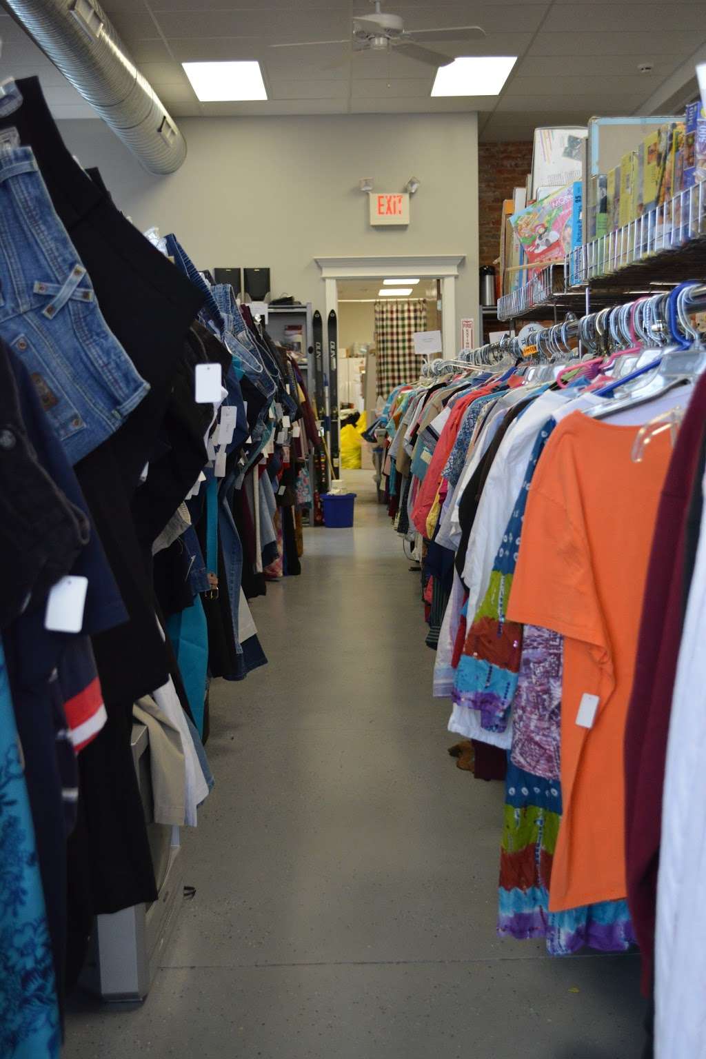 Pleasant Hill Thrift Store | 100 Veterans Pkwy, Pleasant Hill, MO 64080, USA | Phone: (816) 987-3600