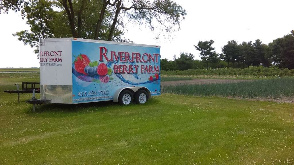River Front Berry Farm | 2799 N 1700 East Rd, Martinton, IL 60951, USA | Phone: (815) 428-7382