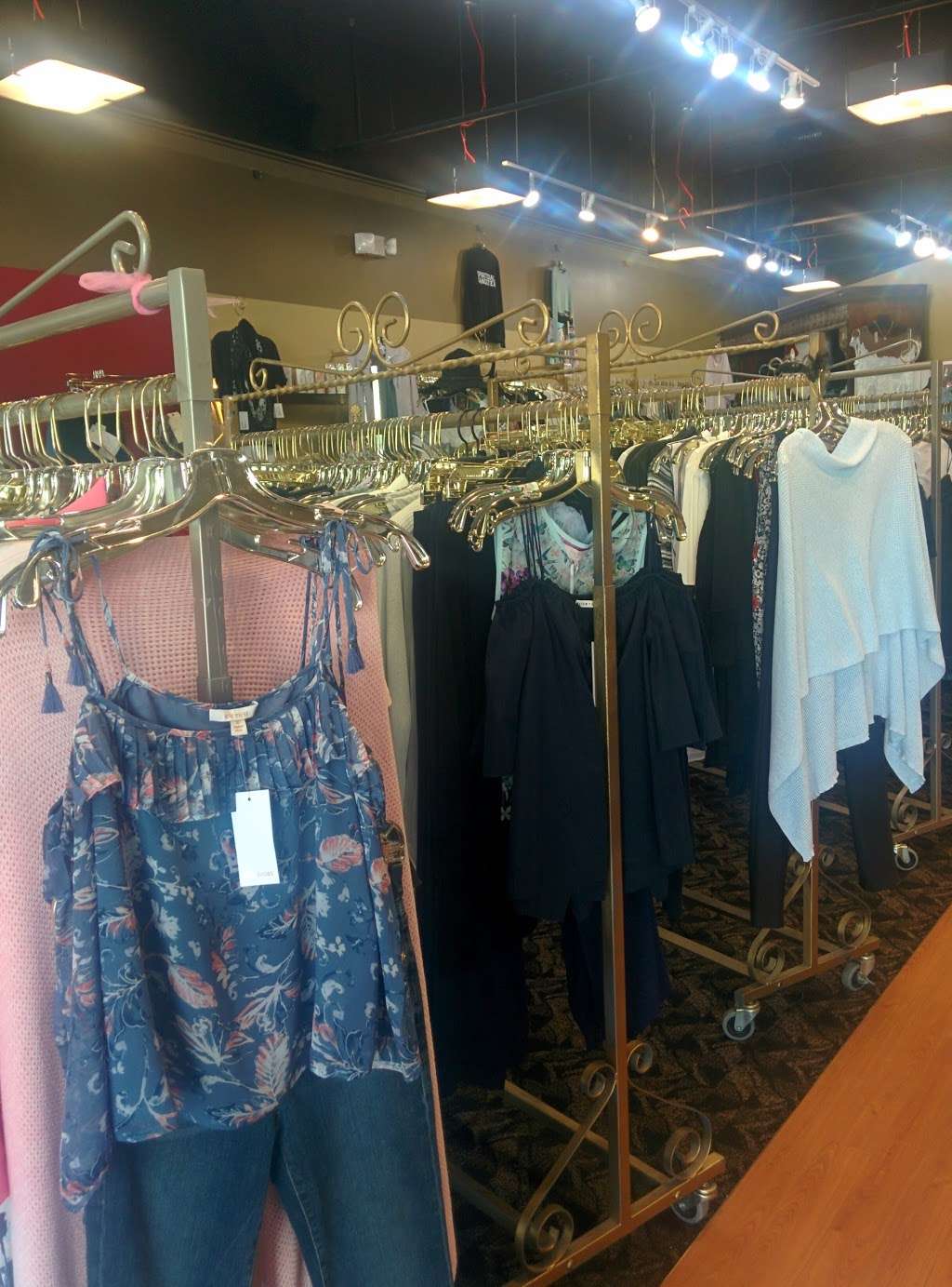 Bedazzled Boutique | 218 S Newtown Street Rd, Newtown Square, PA 19073, USA | Phone: (610) 359-1707