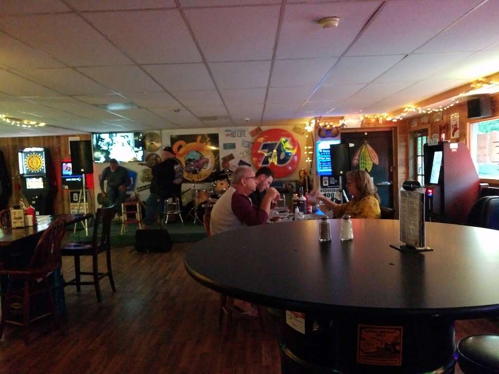 Cudas Bar & Grill | 27045 Grass Lake Rd, Antioch, IL 60002, USA | Phone: (224) 788-9144