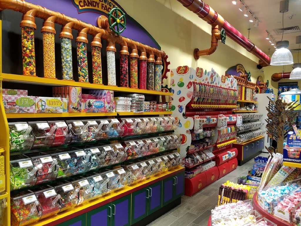 Fuzziwigs Candy Factory | 310 Daniel Webster Highway STE 155 STE 155, Nashua, NH 03060, USA | Phone: (603) 891-3900