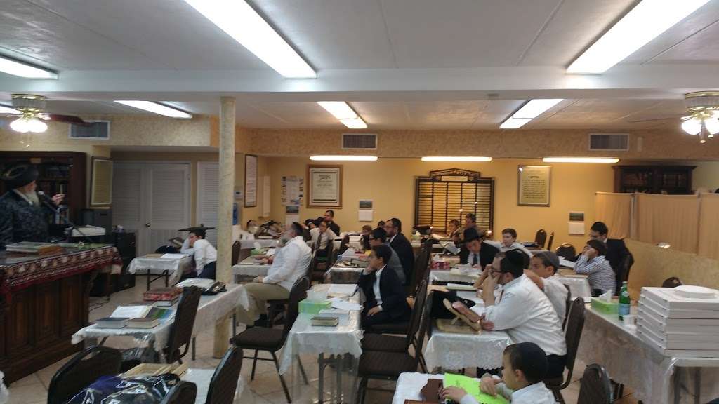 Ahavat Israel AZ Bukharian Jewish Congregation | 727 E Glendale Ave, Phoenix, AZ 85014, USA | Phone: (602) 348-7968