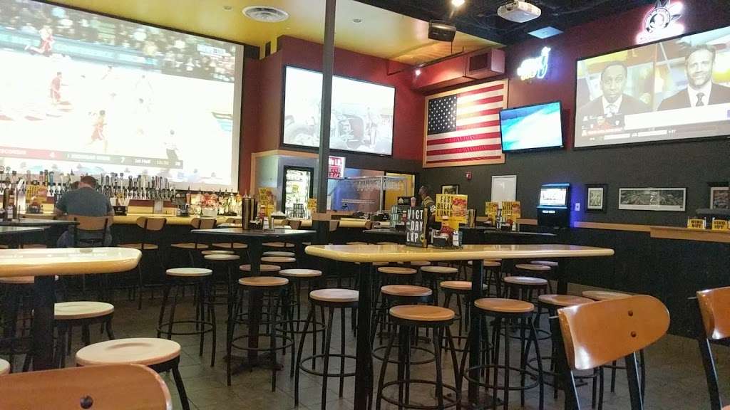 Buffalo Wild Wings | 2479 W International Speedway Blvd, Daytona Beach, FL 32114, USA | Phone: (386) 872-3300