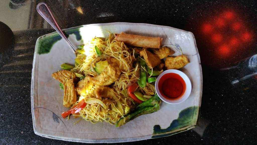 East Moon Asian Bistro | 5725 Richards Valley Rd, Ellicott City, MD 21043, USA | Phone: (410) 313-8088