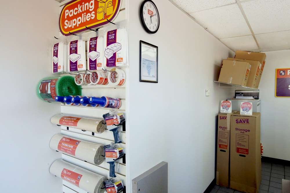 Public Storage | 8050 McCormick Blvd, Skokie, IL 60076 | Phone: (224) 592-5463