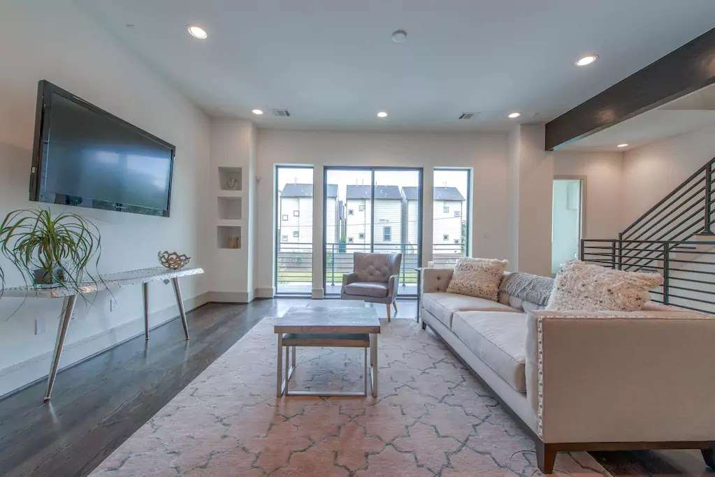 Madison Fine Properties | 2807 Gulf Fwy, Houston, TX 77003, USA | Phone: (713) 228-8200