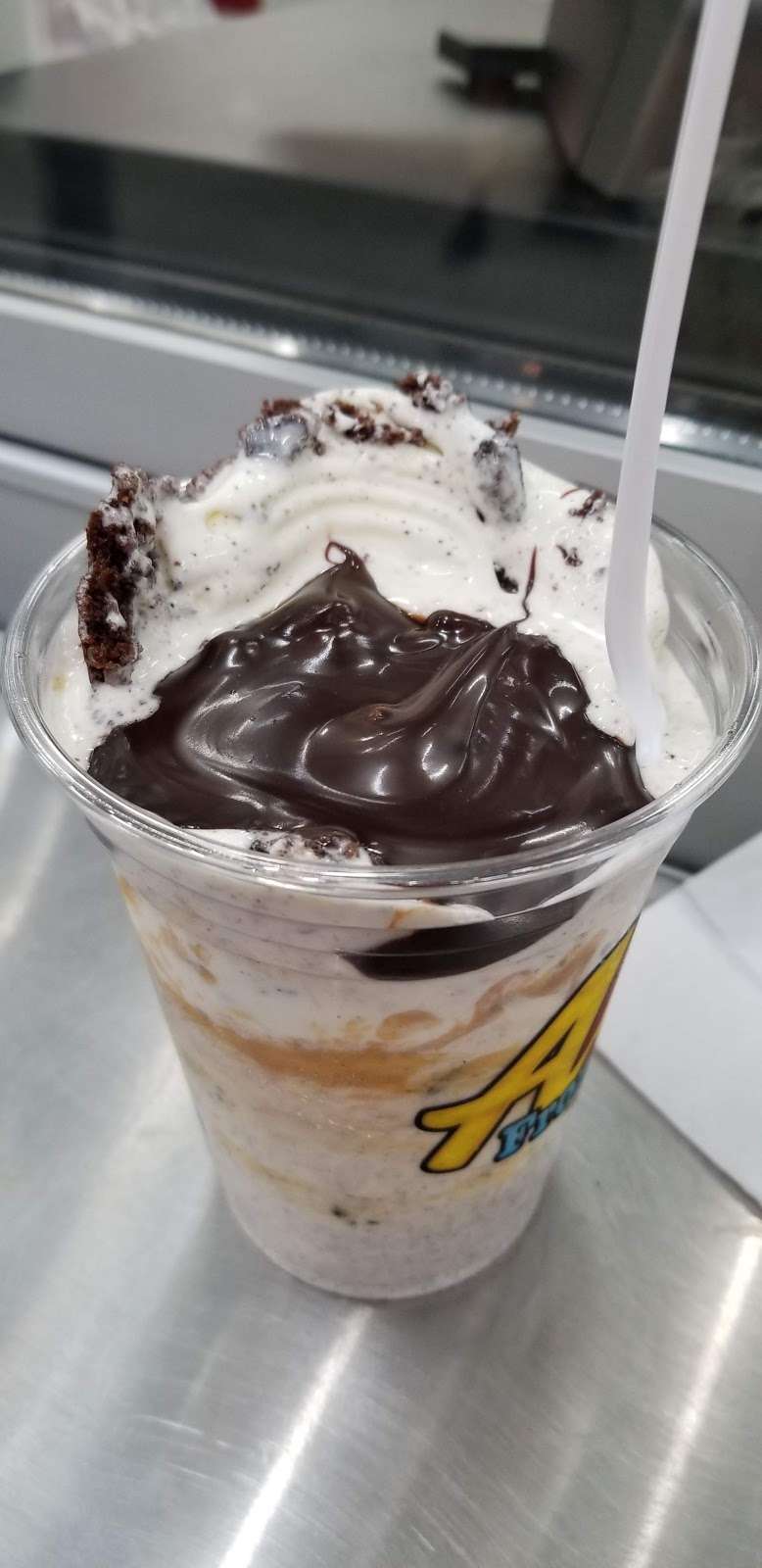 Andys Frozen Custard | 4225, 1200 Westport Rd, Kansas City, MO 64111, USA | Phone: (816) 531-3300