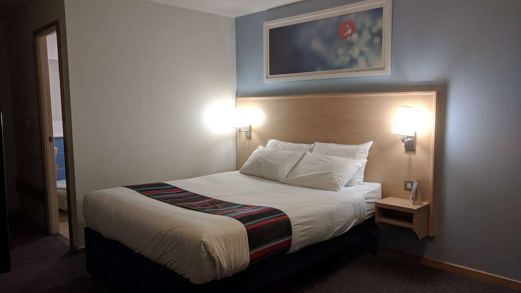 Travelodge Caterham Whyteleafe | 431 Godstone Rd, Warlingham, Whyteleafe CR3 0BF, UK | Phone: 0871 984 6317