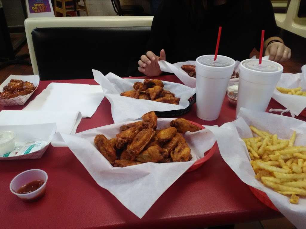 Wing Slingers | 8458 Federal Blvd, Westminster, CO 80031, USA | Phone: (303) 427-8700