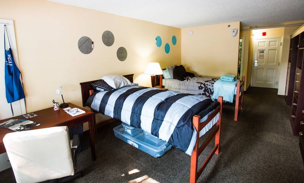 Gardiner Point Residence Hall | 4004 Gardiner Point Dr, Louisville, KY 40213, USA | Phone: (502) 213-8333