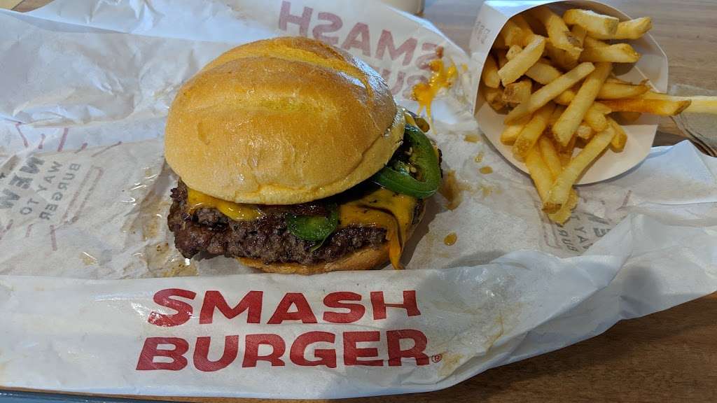 Smashburger | 2400 Aviation Drive North, DFW International Airport (DFW), Dallas, TX 75261, USA | Phone: (303) 633-1500