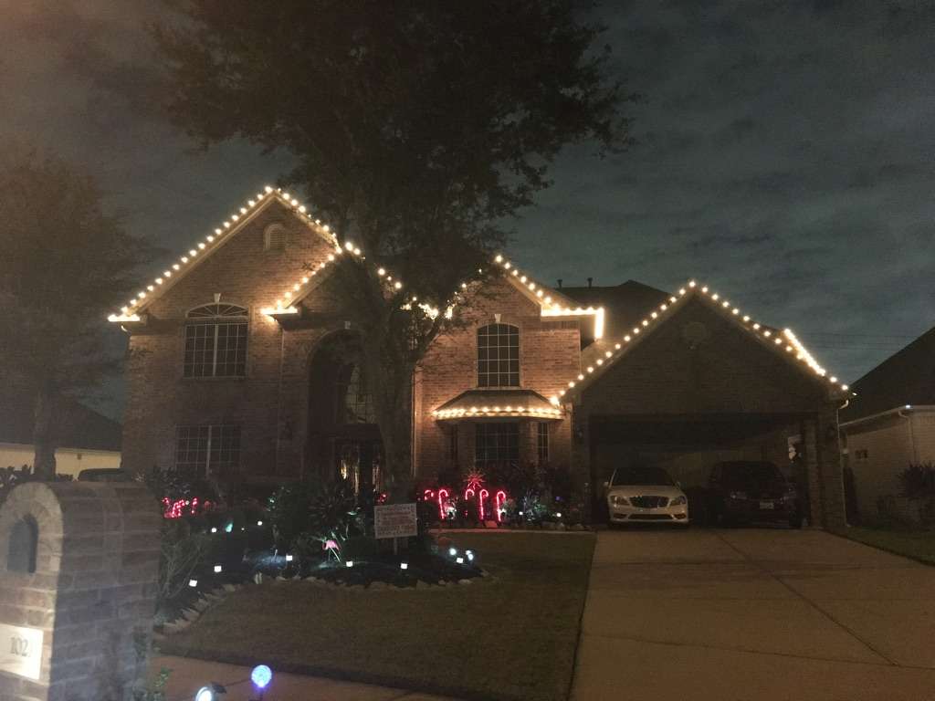 Dependable holiday lights and decor | 2614 Pilgrims Point Ct, Webster, TX 77598 | Phone: (832) 362-1884
