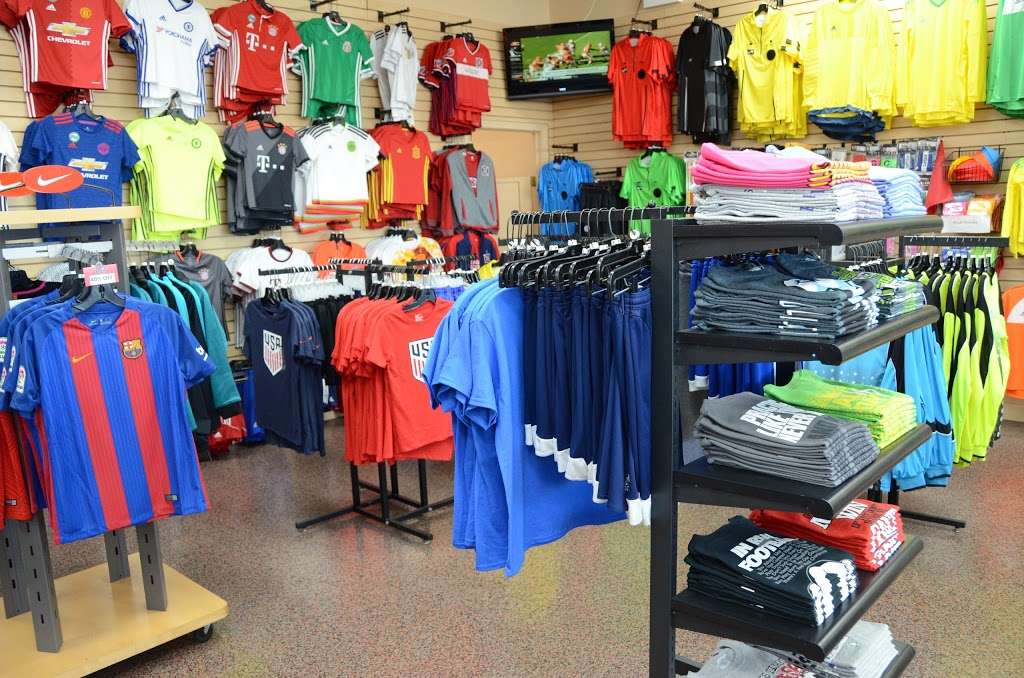 The Soccer Edge | 936 Roosevelt Rd, Glen Ellyn, IL 60137 | Phone: (630) 942-9300