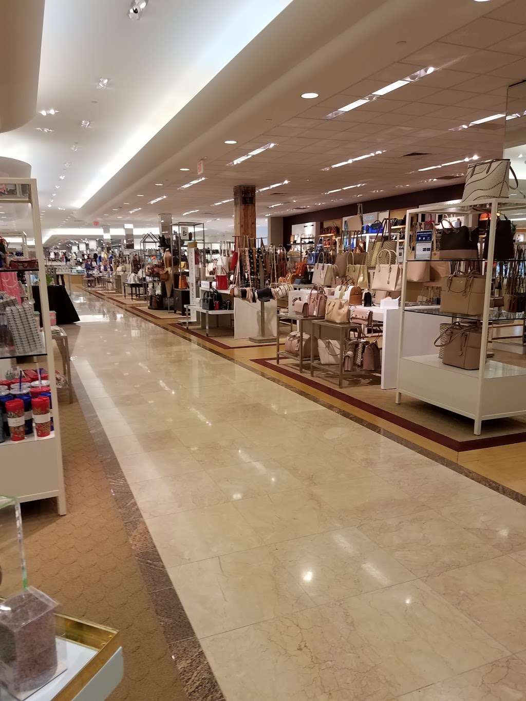 Dillards | 7350 NW 87th Terrace, Kansas City, MO 64153 | Phone: (816) 741-0707