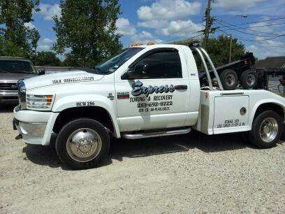 Express Towing & Recovery | 6719 McKeever Rd, Pearland, TX 77584, USA | Phone: (281) 692-0222