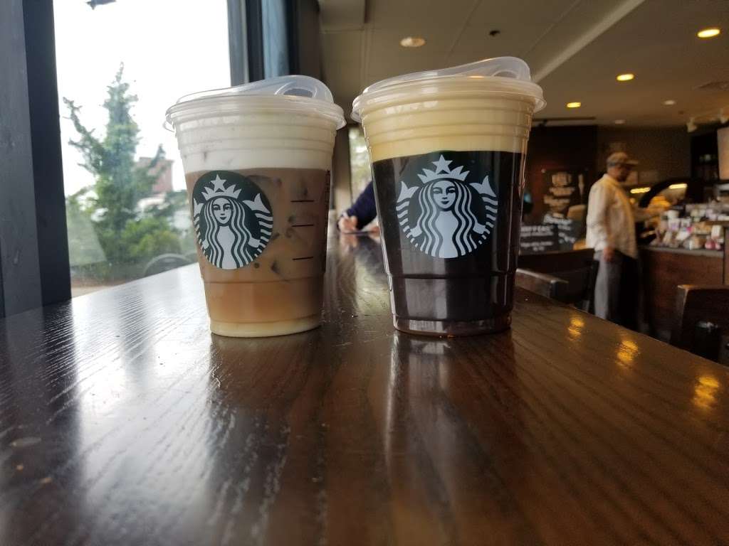 Starbucks | 222 Alewife Brook Pkwy, Cambridge, MA 02138, USA | Phone: (617) 876-1070