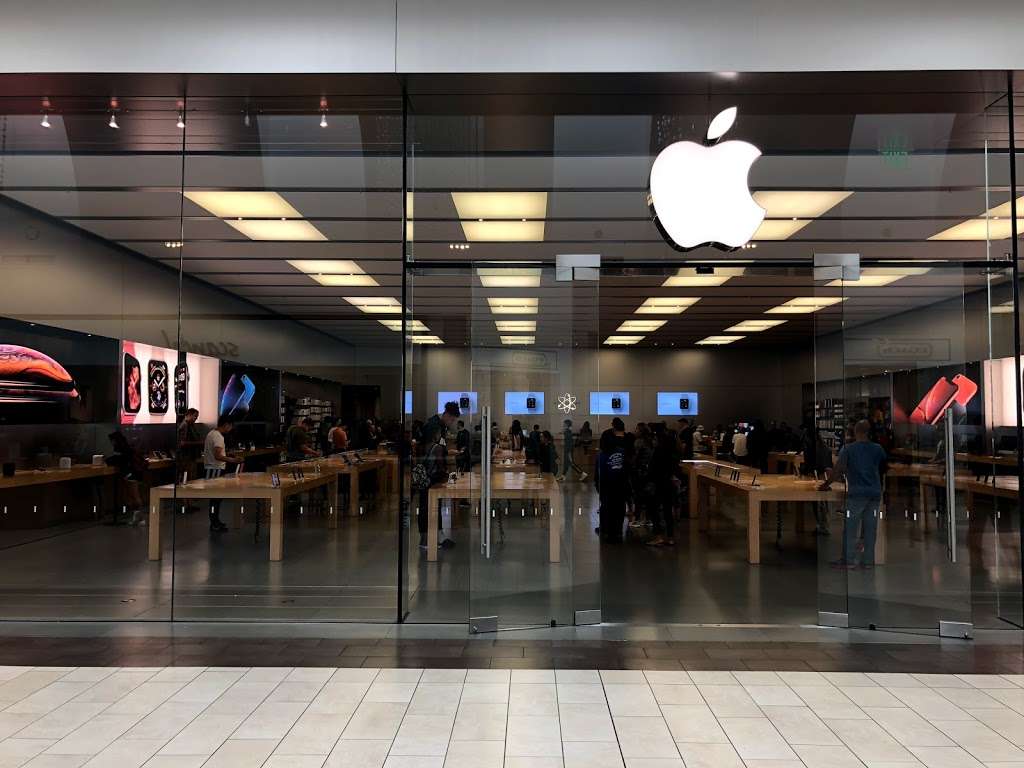 Apple Los Cerritos | 242 Los Cerritos Center, Cerritos, CA 90703, USA | Phone: (562) 356-1555