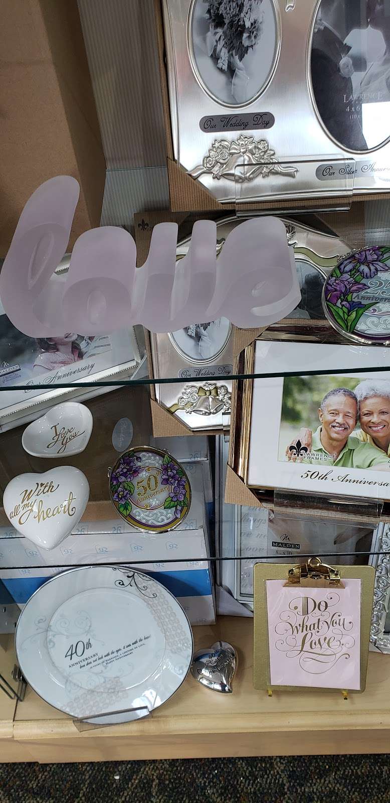 Barbaras Hallmark Shop | 4350 Las Positas Rd Plaza 580 Shopping Center, Livermore, CA 94551, USA | Phone: (925) 449-2040