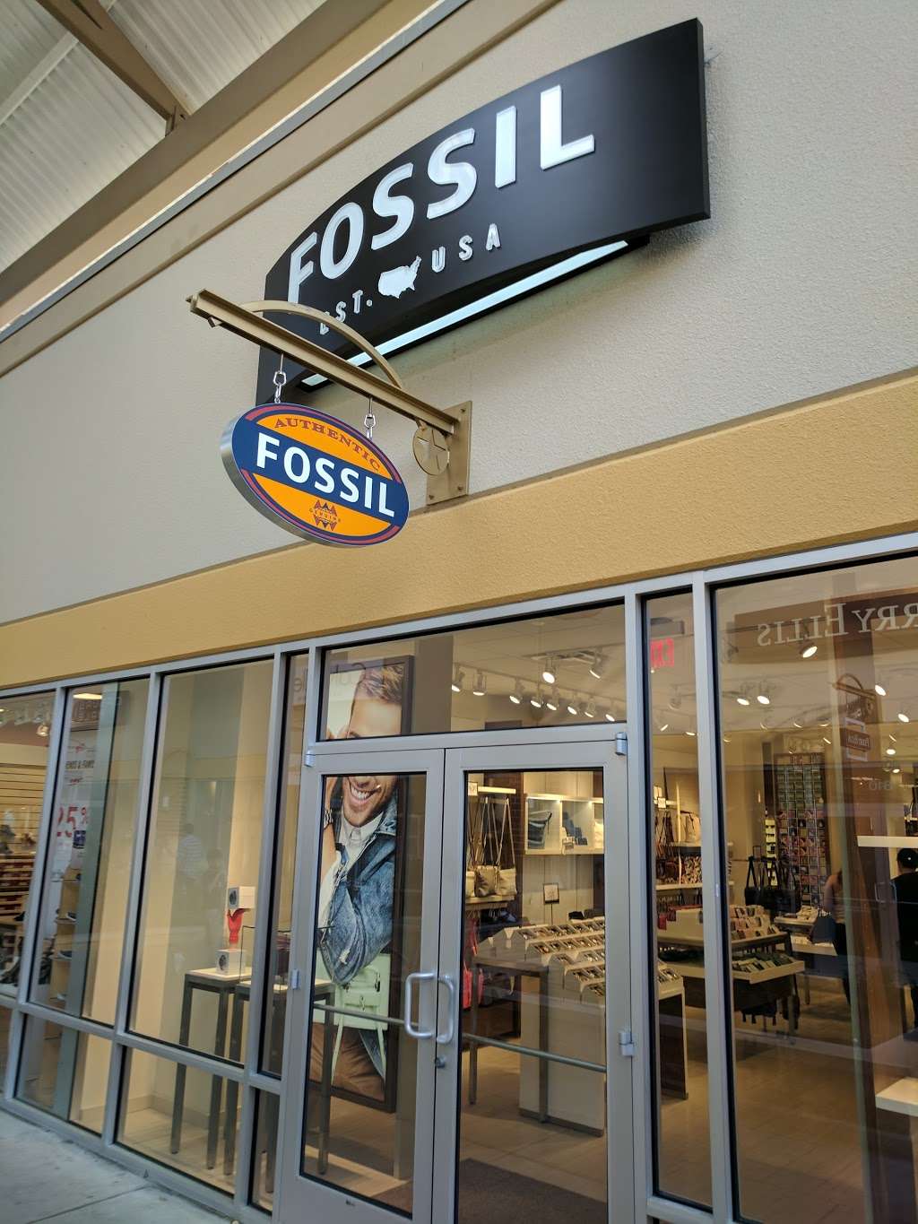 Fossil Outlet Store | HOUSTON PREMIUM OUTLETS, 29300 Hempstead Rd #112, Cypress, TX 77433, USA | Phone: (281) 256-9522