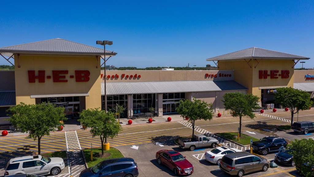 H-E-B Pharmacy | 19900 Southwest Fwy, Sugar Land, TX 77479, USA | Phone: (281) 239-2055