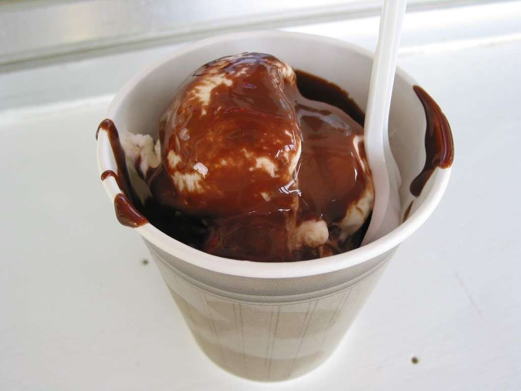 White Farms Ice Cream | 326 High St, Ipswich, MA 01938, USA | Phone: (978) 356-2633