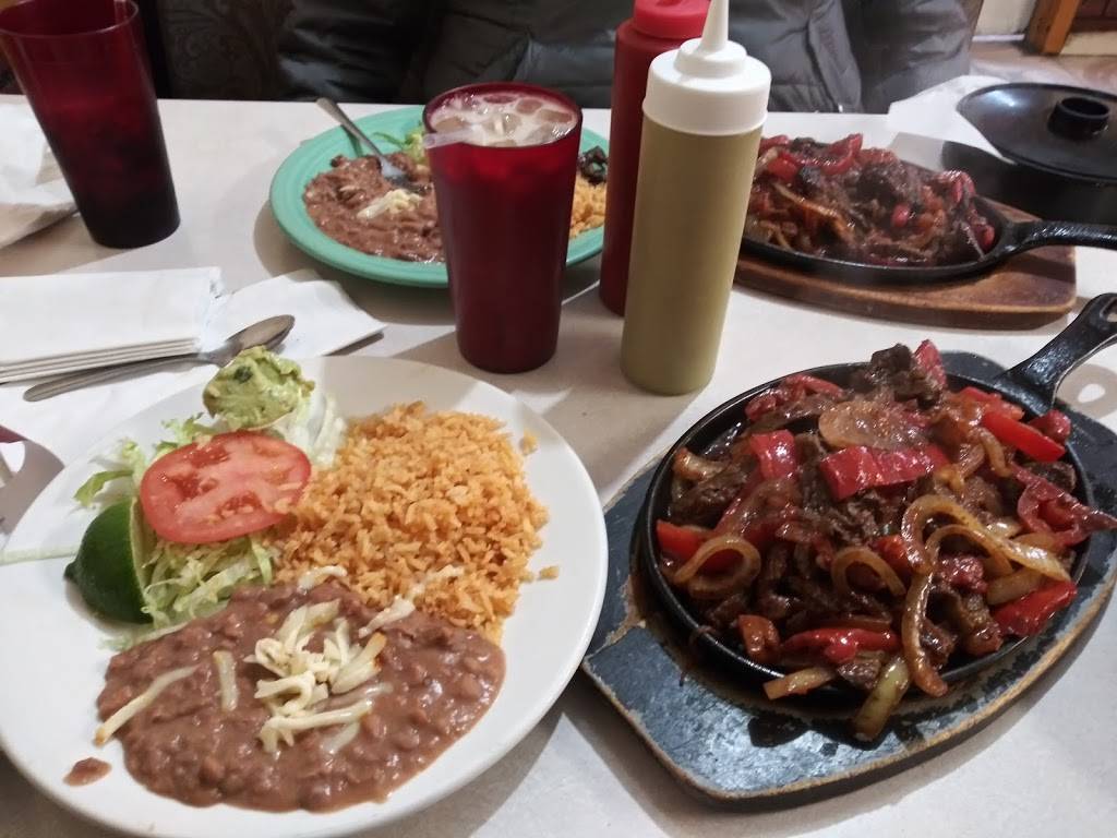 La Salsita Restaurant | 1105 W Lincoln Ave, Milwaukee, WI 53215, USA | Phone: (414) 384-2200