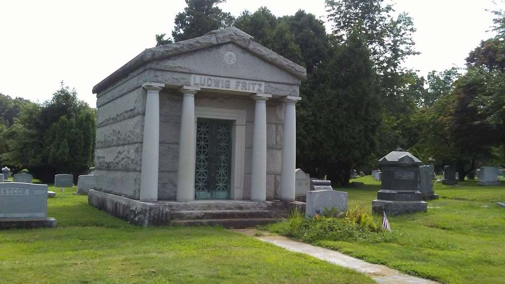 Hillside Cemetery | 2556 Susquehanna Rd, Roslyn, PA 19001, USA | Phone: (215) 884-0696