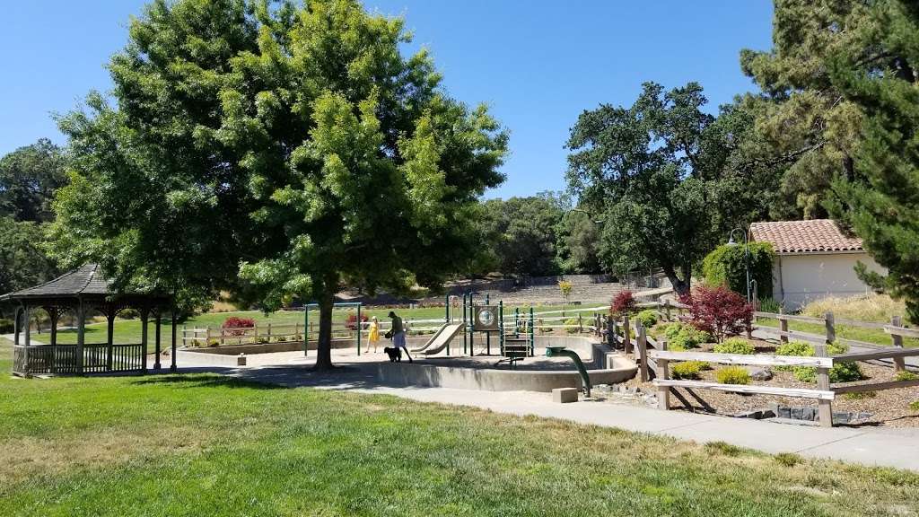 Hamilton amphitheatre park | 500-598 Hamilton Pkwy, Novato, CA 94949, USA