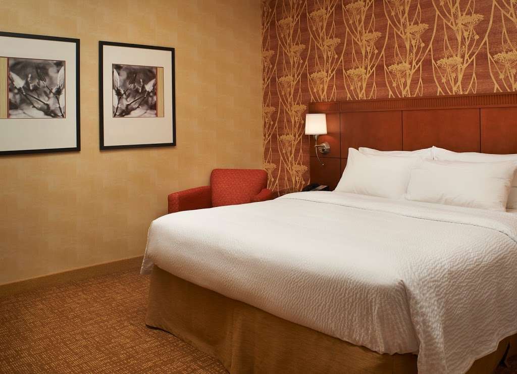 Courtyard by Marriott Chicago Lincolnshire | 505 Milwaukee Ave, Lincolnshire, IL 60069, USA | Phone: (847) 634-9555