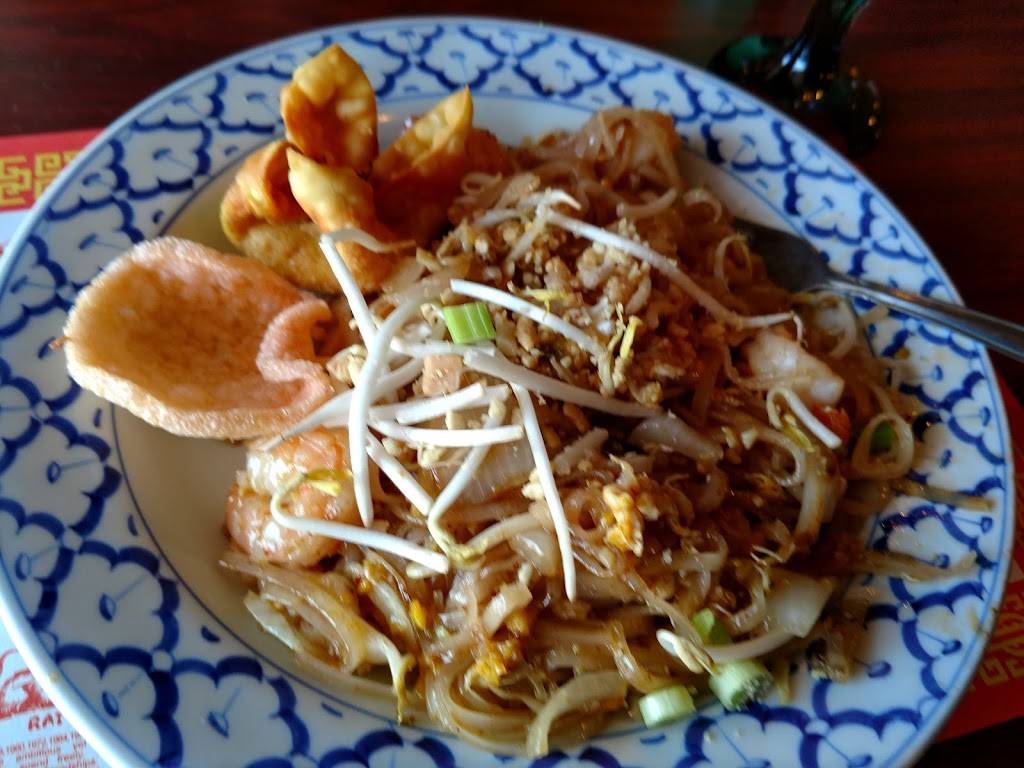 Thai Tradition | 650 N Carriage Pkwy, Wichita, KS 67208, USA | Phone: (316) 687-1500