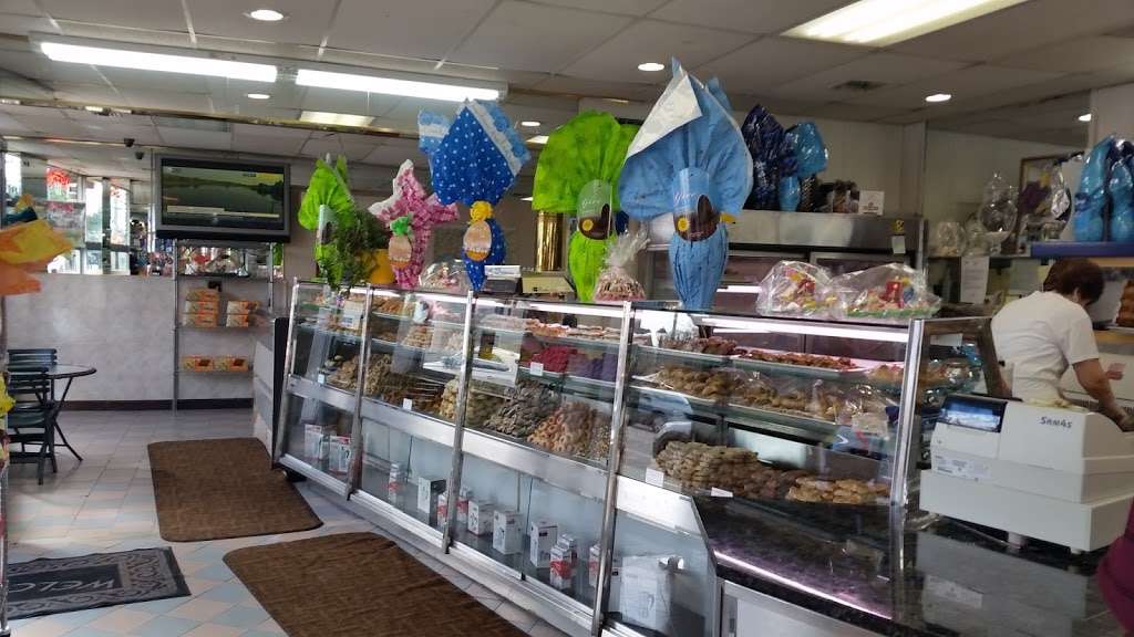 Villabella Bakery | 1042 Little E Neck Rd, West Babylon, NY 11704, USA | Phone: (631) 661-1717