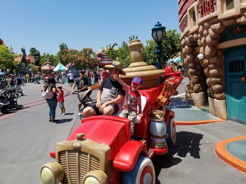 Roger Rabbits Car Toon Spin | 1313 Disneyland Dr, Anaheim, CA 92802, USA | Phone: (714) 781-4565