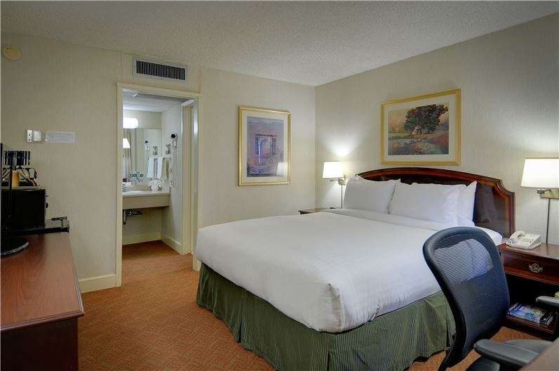 Vagabond Inn Executive - San Francisco Airport Bayfront (SFO) | 1640 Old Bayshore Hwy, Burlingame, CA 94010, USA | Phone: (650) 692-4040