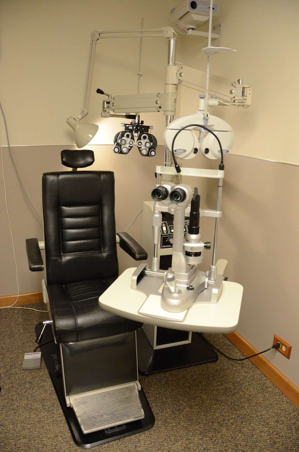 Combs EyeCare & EyeWear | 504 Hillgrove Ave, Western Springs, IL 60558 | Phone: (708) 286-1100