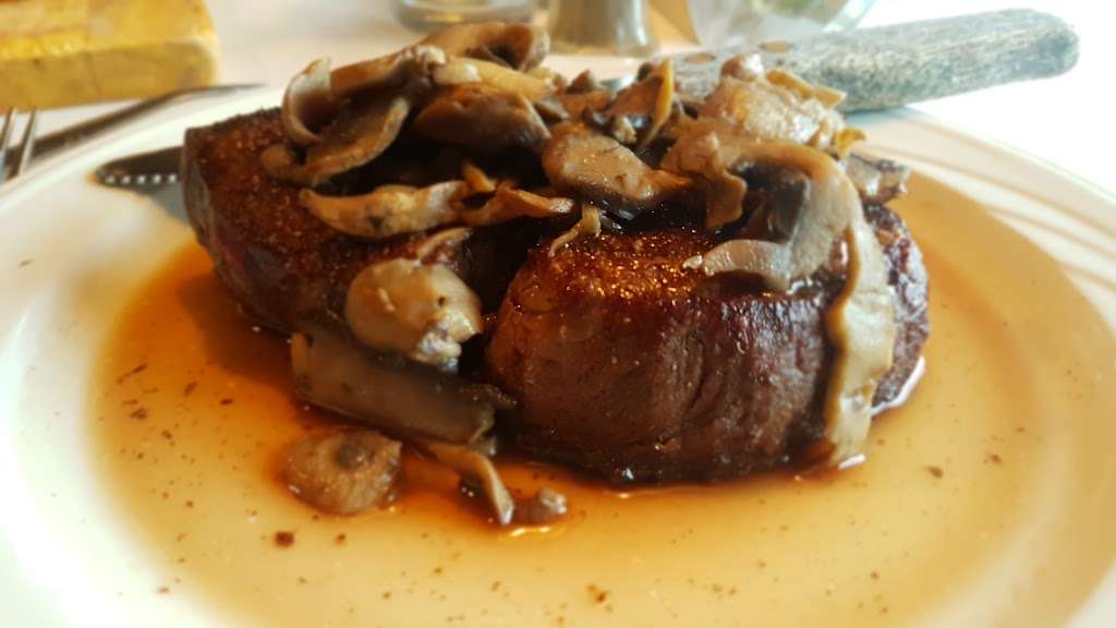 Galveston Steakhouse | 10 Commerce Square, Michigan City, IN 46360, USA | Phone: (219) 879-5555