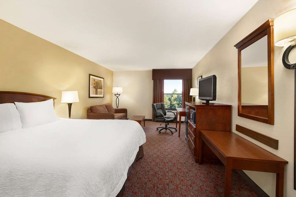 Hampton Inn Potomac Mills/Woodbridge | 1240 Annapolis Way, Woodbridge, VA 22191 | Phone: (703) 490-2300