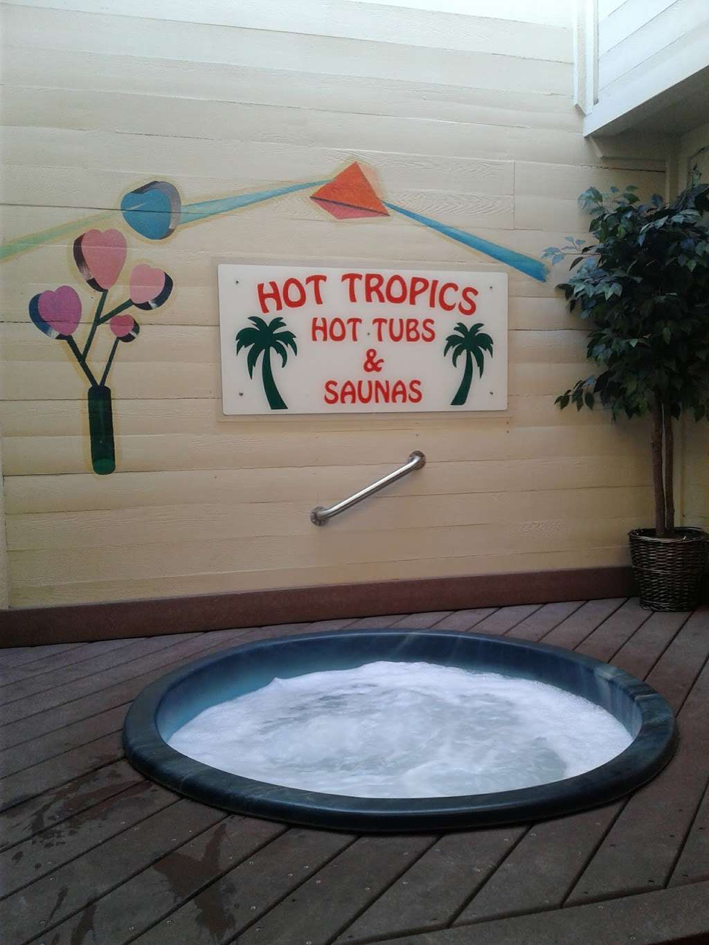 Hot Tropics | 17389 Hesperian Blvd, San Lorenzo, CA 94580 | Phone: (510) 278-8827