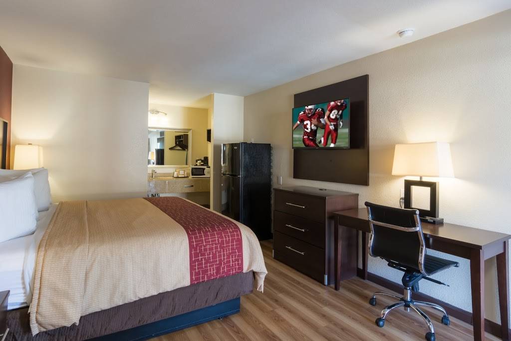 Red Roof Inn Arlington - Entertainment District | 820 N Watson Rd, Arlington, TX 76011, USA | Phone: (817) 640-5151