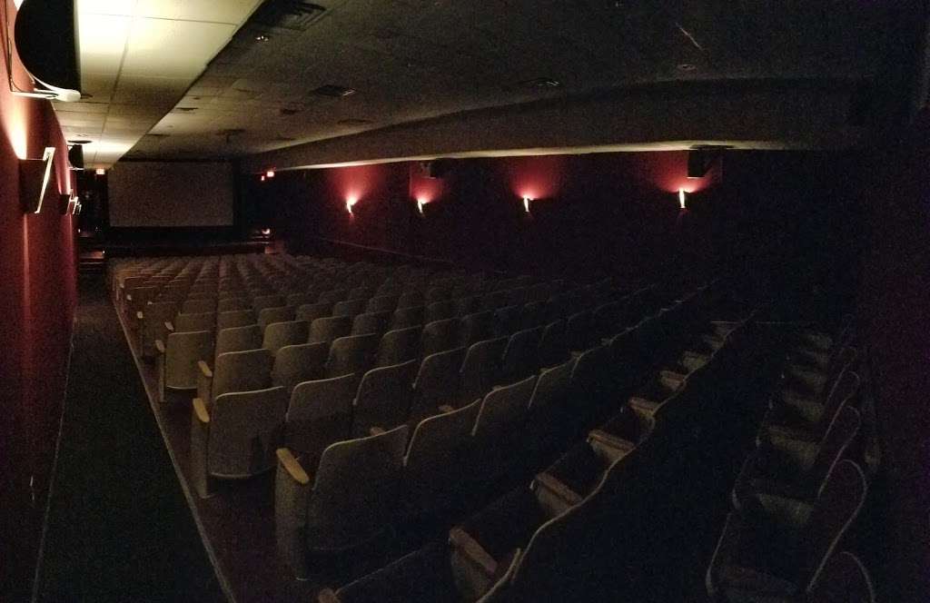 Split Rock Galleria Movie Theater | 428 Moseywood Rd, Lake Harmony, PA 18624, USA | Phone: (570) 722-9111
