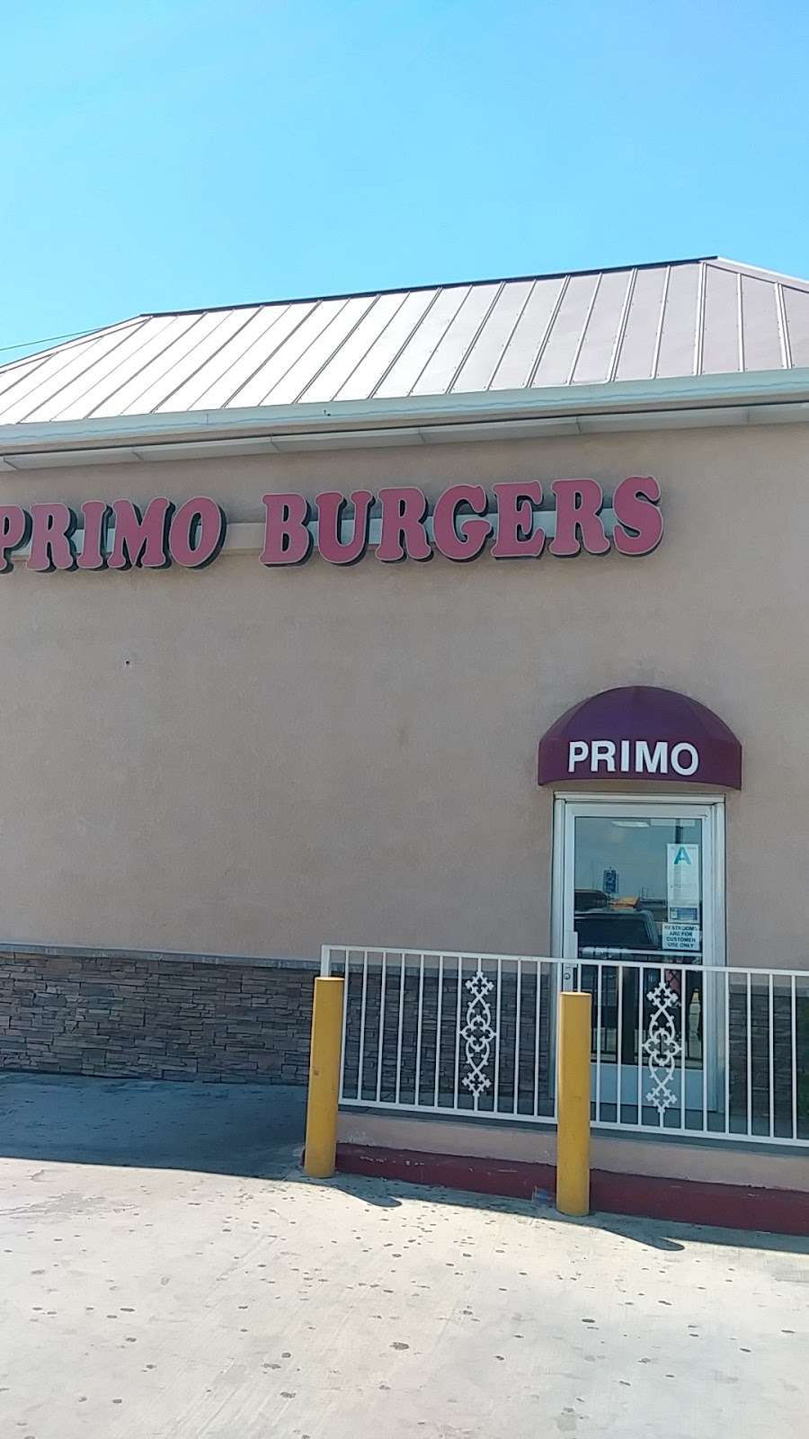 Primo Burger | 44275 Division St, Lancaster, CA 93535, USA | Phone: (661) 723-8444