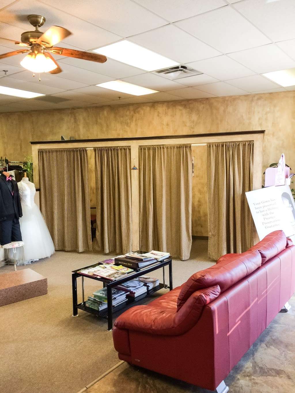 Monas Alterations & Cleaners | 14146 W 119th St, Olathe, KS 66062, USA | Phone: (913) 393-1420