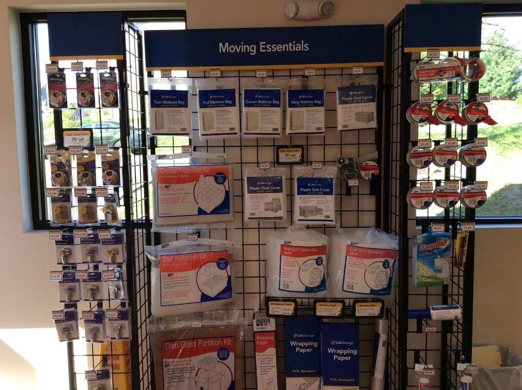 Life Storage | 36 Industrial Dr, Middletown, NY 10941, USA | Phone: (845) 692-6300