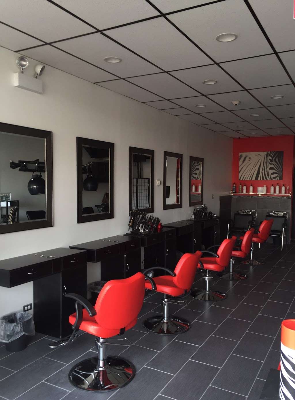 Red Label Salon and Barbers | 4007 Warren Ave, Hillside, IL 60162 | Phone: (708) 547-3799