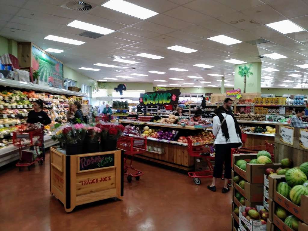 Trader Joes | 2877 S, FL-7, Wellington, FL 33414, USA | Phone: (561) 656-1067