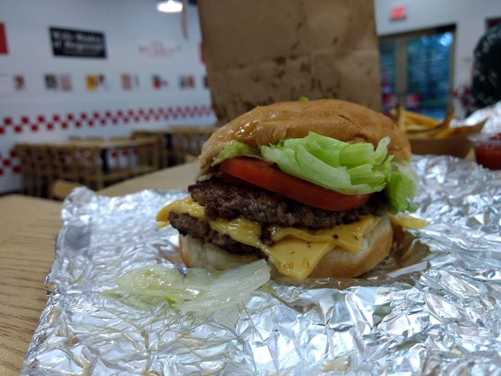 Five Guys | 6441 Lee Hwy, Warrenton, VA 20187, USA | Phone: (540) 878-2065