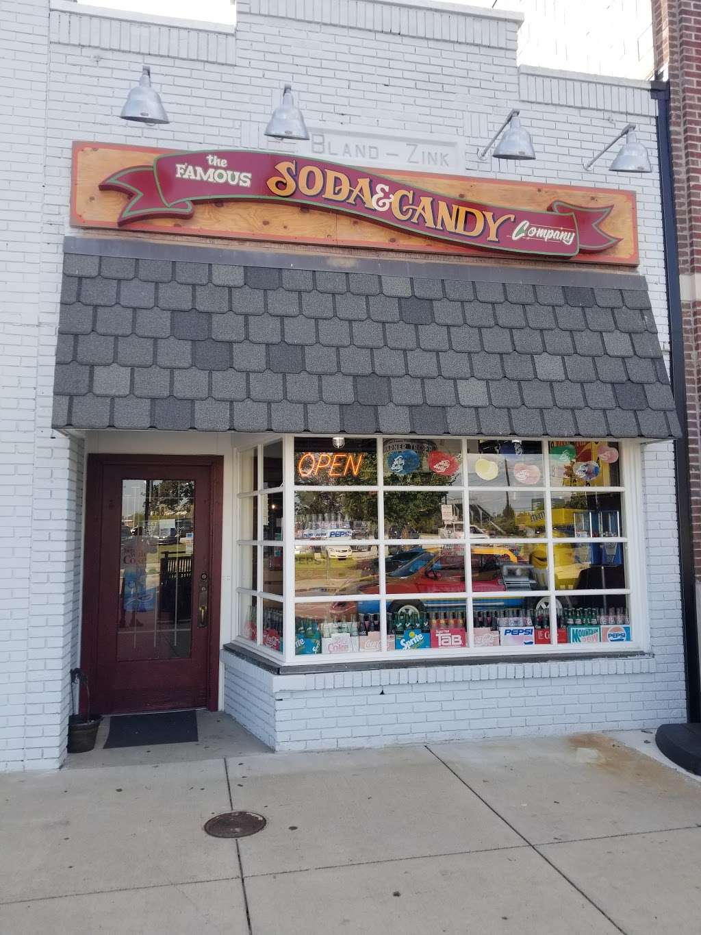 The Famous Soda and Candy Company | 1538 N Main St, Speedway, IN 46224, USA | Phone: (317) 981-5871