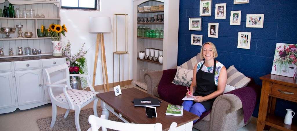 Vickis Floral Designs at The Foaling Stable | Unit 3 Crumps Farm, West Rd, Sawbridgeworth CM21 0LJ, UK | Phone: 07903 134439